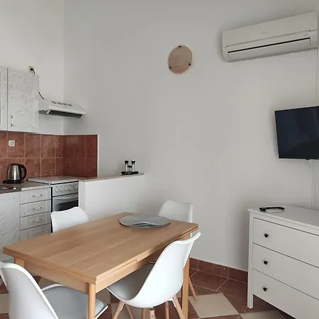 Rubi 3 Apartment